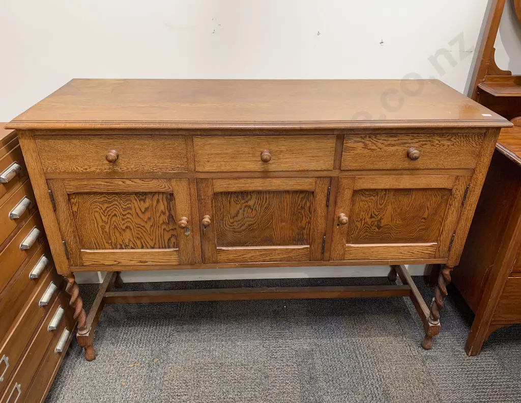 Oak Sideboard Image 1++