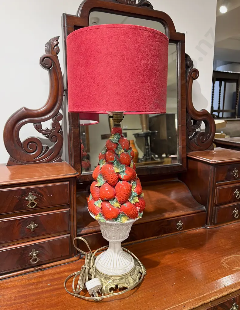 Italian Strawberry Table Lamp Image 1++