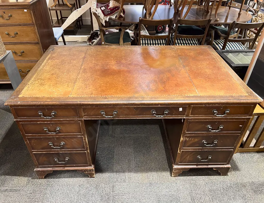 Victorian Style Mahogany Leather Topped Kneehole Desk Image 1++