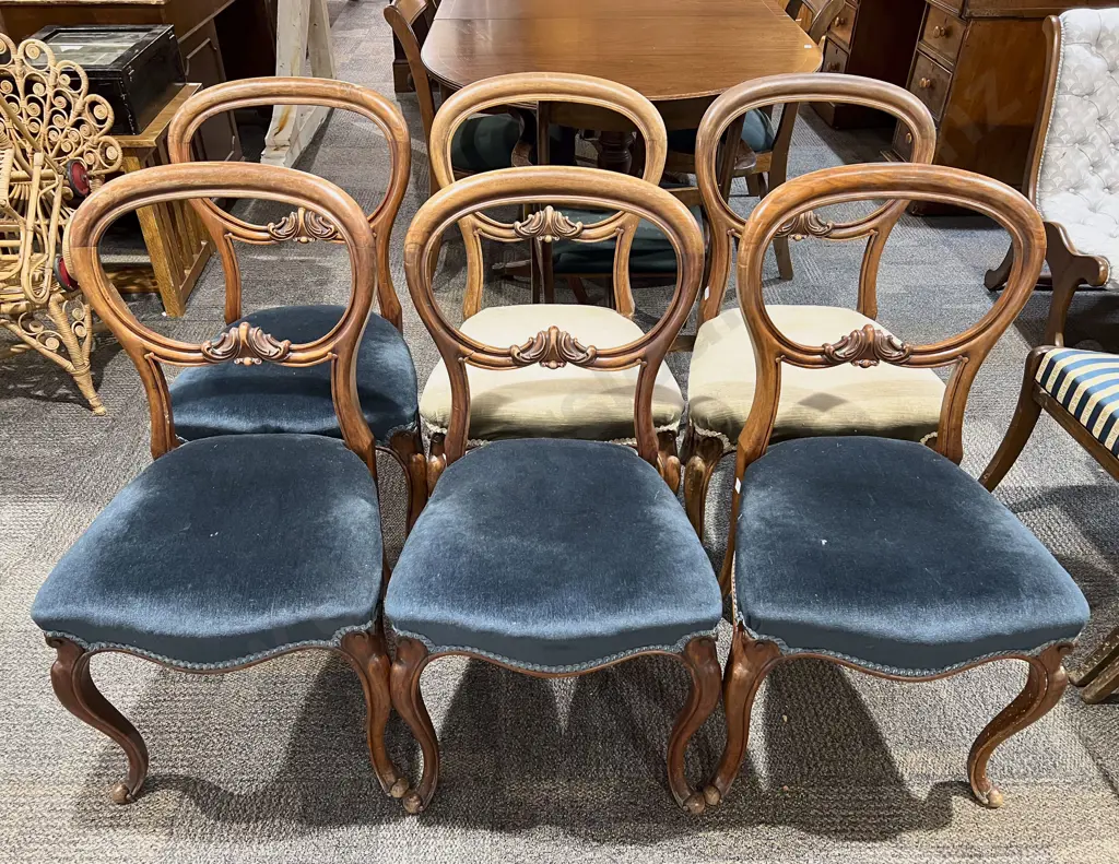 Six Balloon Back Dining Chairs Image 1++