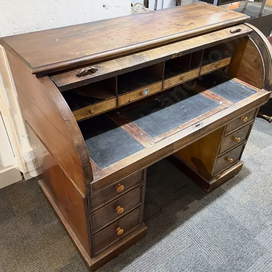 Vict Mahogany Cylinder Top Desk