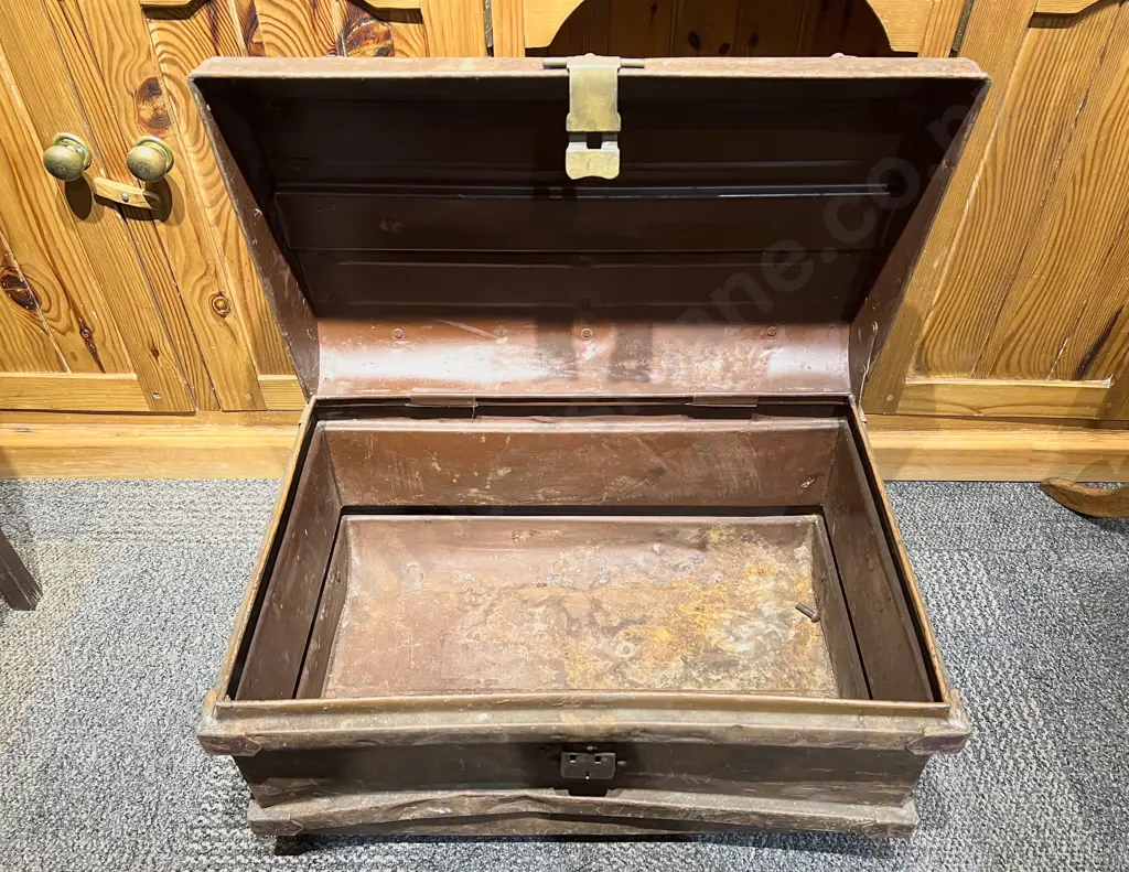 Vintage Tin Trunk Image 1++