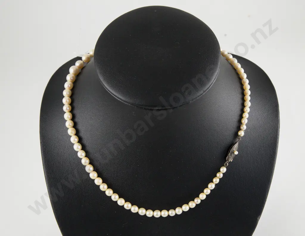 9ct Single Pearl Ring Image 1++