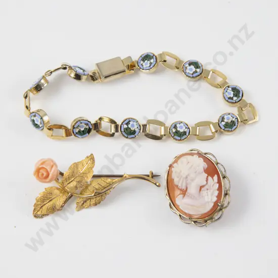 Vintage 14ct Coral Rose Brooch