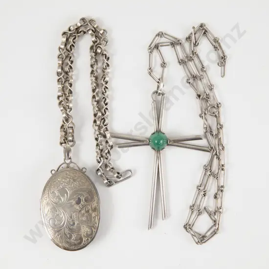 S/S Engraved Photo Locket