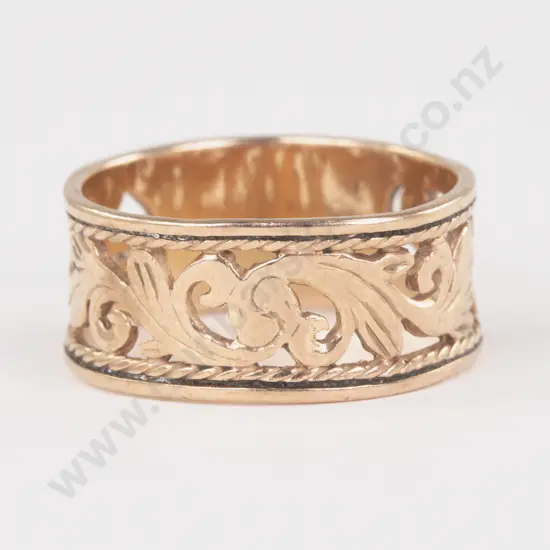9ct Fancy Band Ring