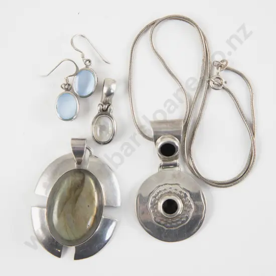 Collection of Assorted S/S Jewellery