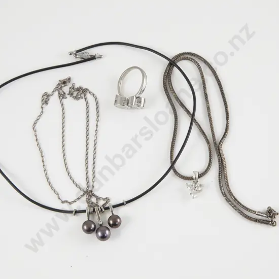 Collection of Assorted S/S Jewellery