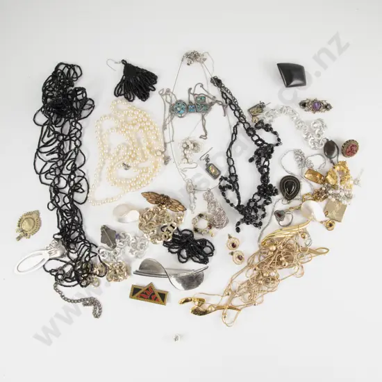 Collection of Assorted Costume Jewellery