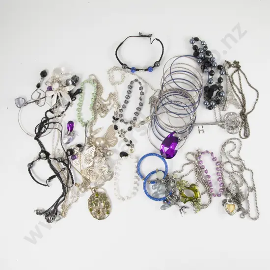 Collection of Assorted Costume Jewellery