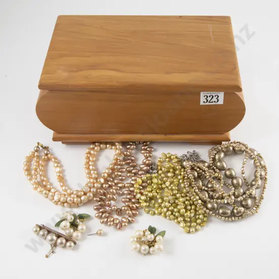 Small Collection of Freshwater Pearl Jewellery and Wooden Jewellery Box