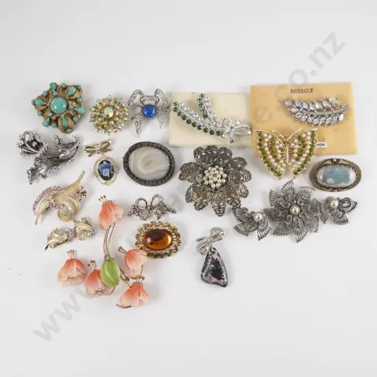 Quantity of Assorted Costume Jewellery