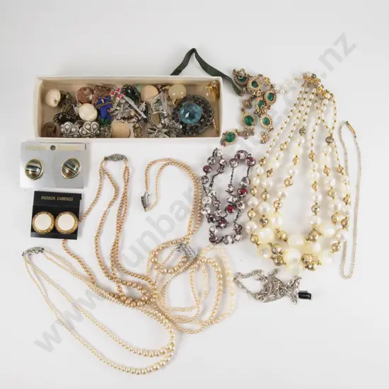 Collection of Assorted Vintage Costume Jewellery
