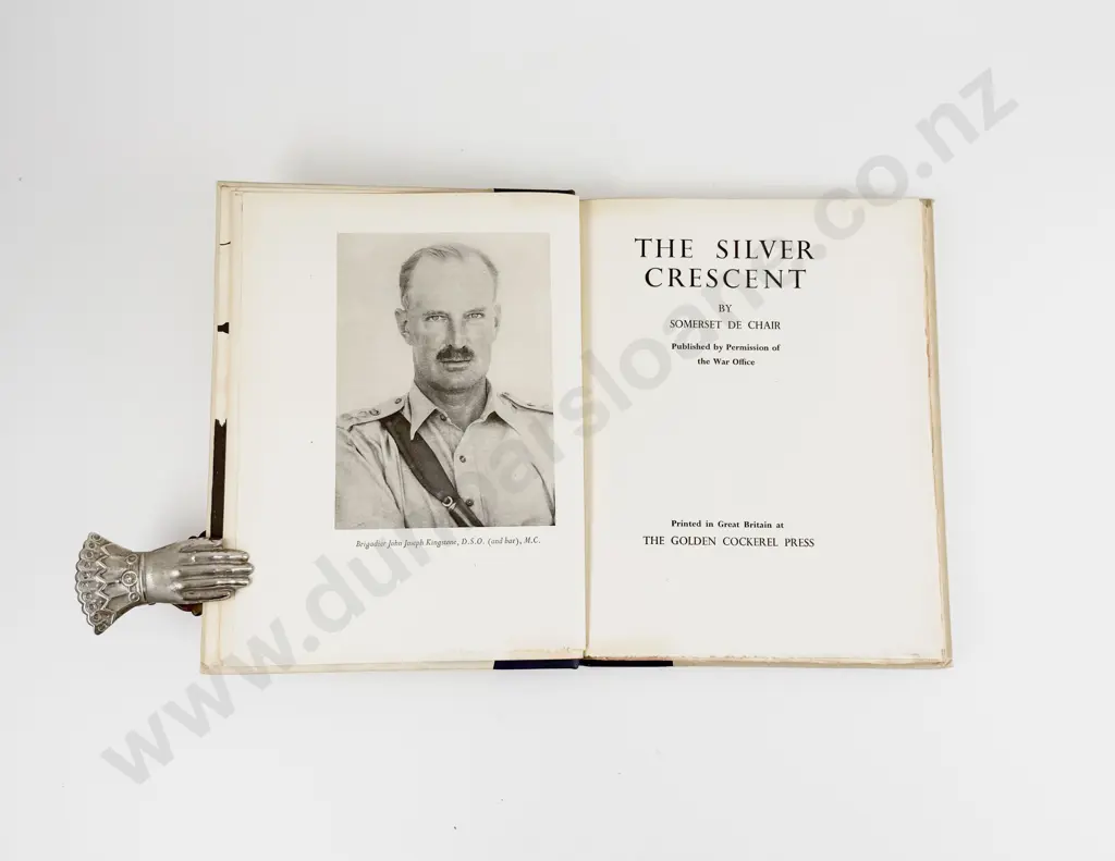 De Chair Somerset - The Silver Crescent Image 1++