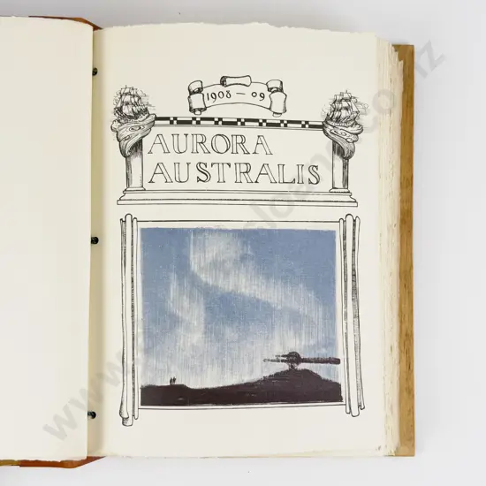 (-) Aurora Australis