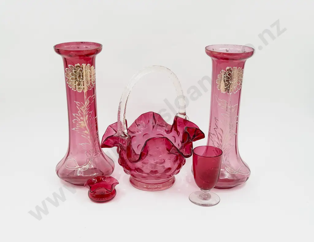 Small Quantity of Assorted Cranberry Glass Image 1++