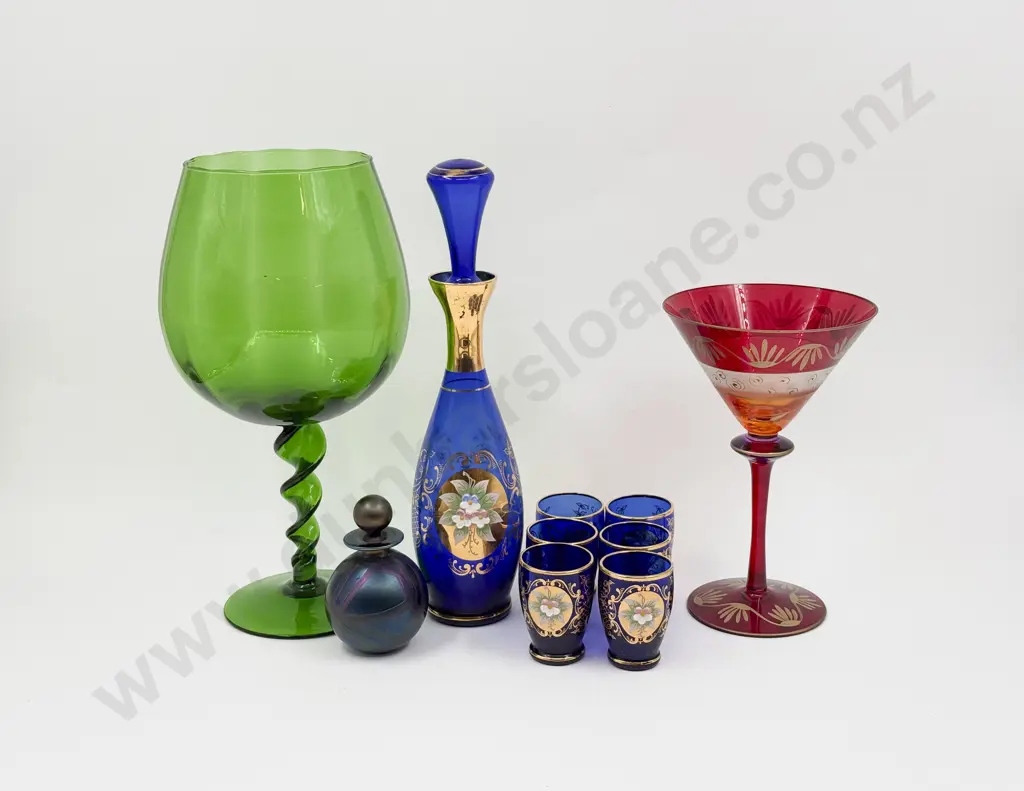 Isle of Wight Art Glass Scent Bottle & Assorted Glass Ware Image 1++