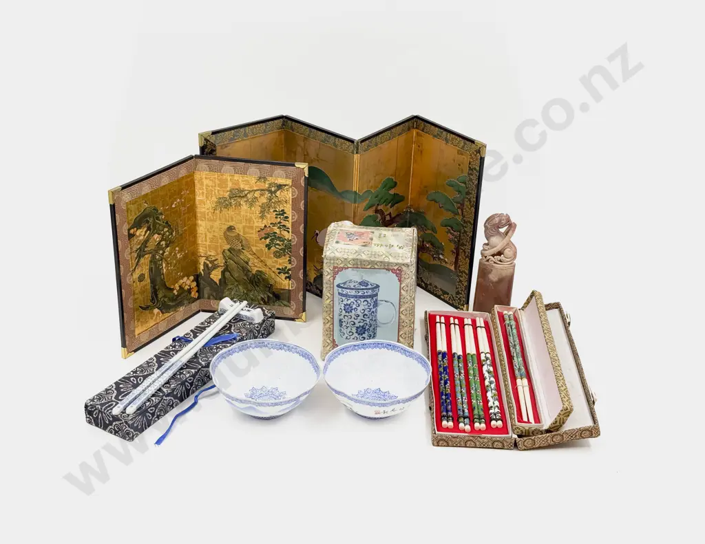 Quantity of Assorted Boxed Chinese Ceramics & Ornaments etc Image 1++