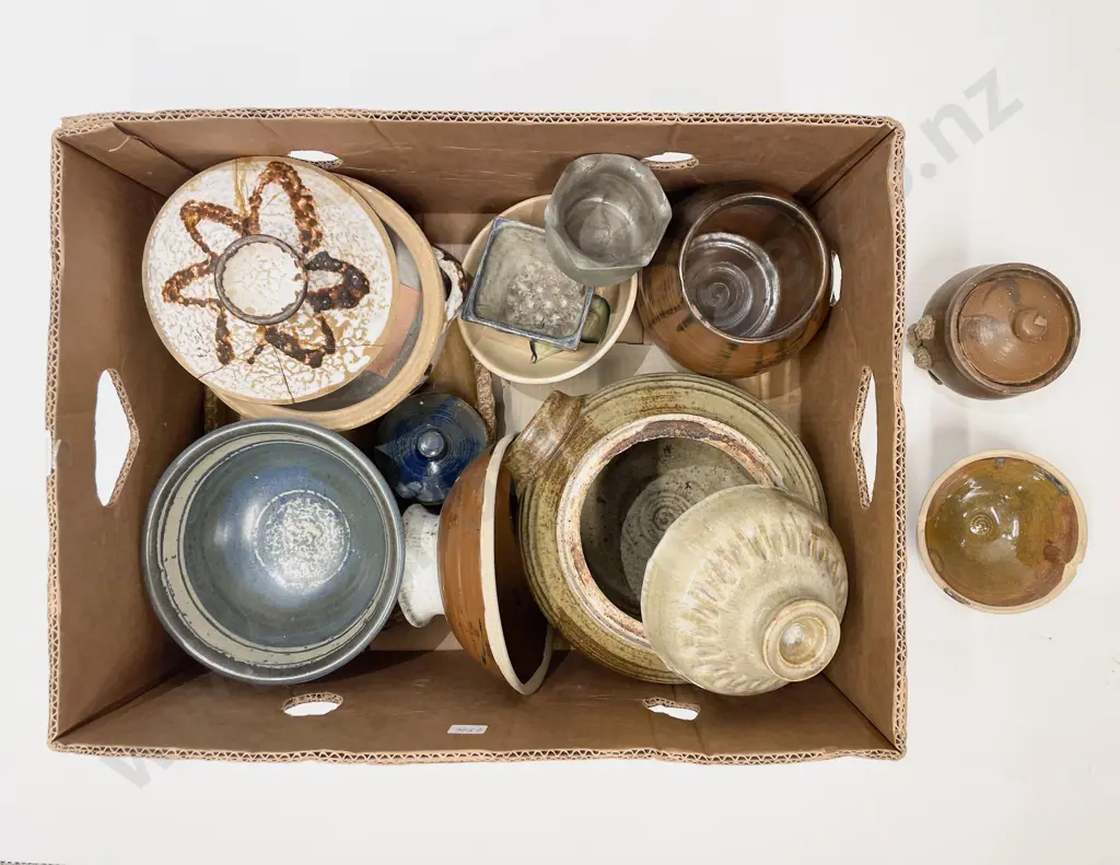 Box of Assorted Pottery Image 1++