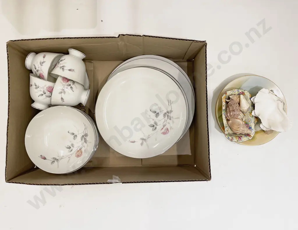 Quantity of Assorted China & Shells etc Image 1++