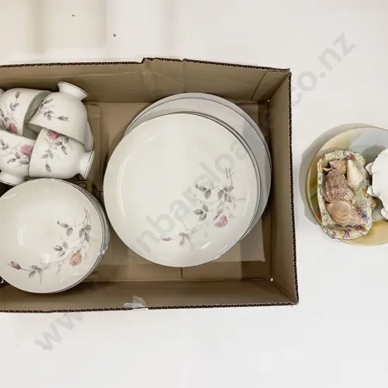 Quantity of Assorted China & Shells etc