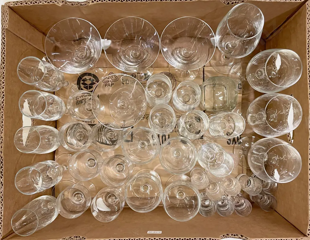 Box of Assorted Glass Ware Image 1++