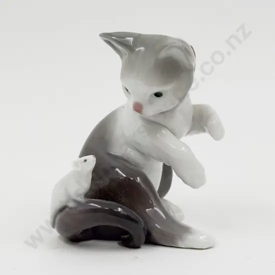 Lladro Cat