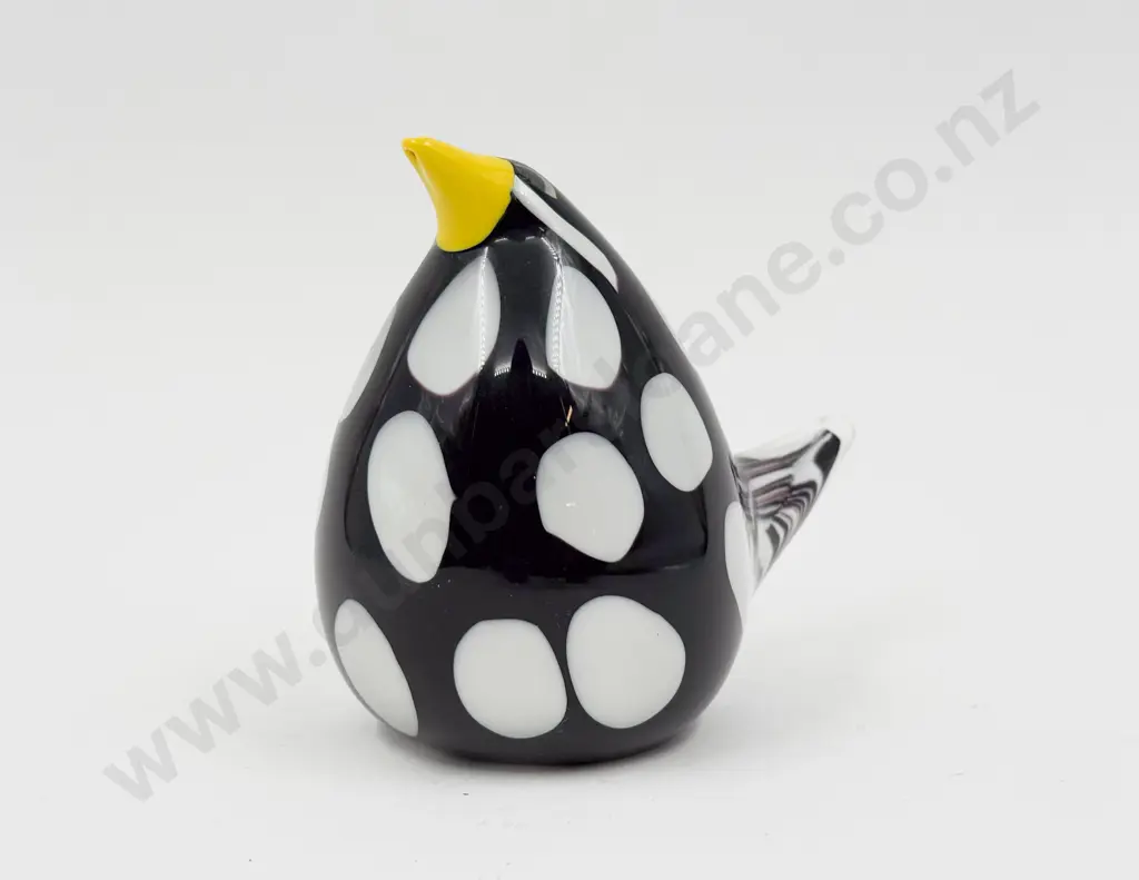 Unsigned Art Glass Bird Image 1++