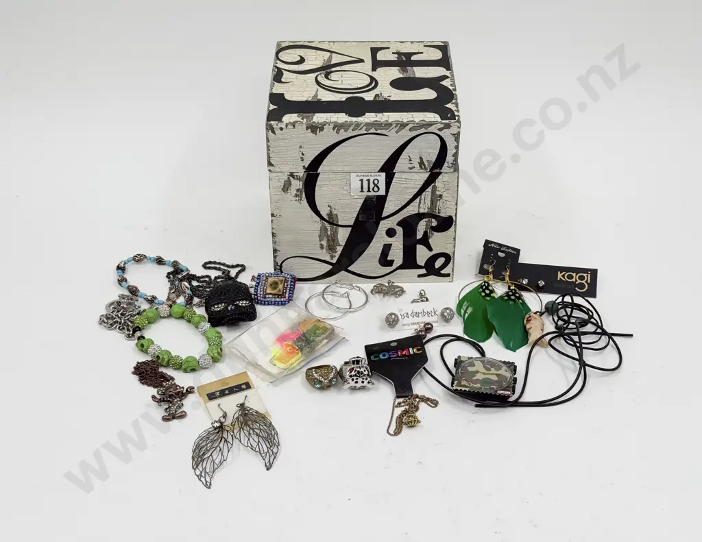 Box of Assorted Costume Jewellery incl Panther & Owl Rings Image 1++
