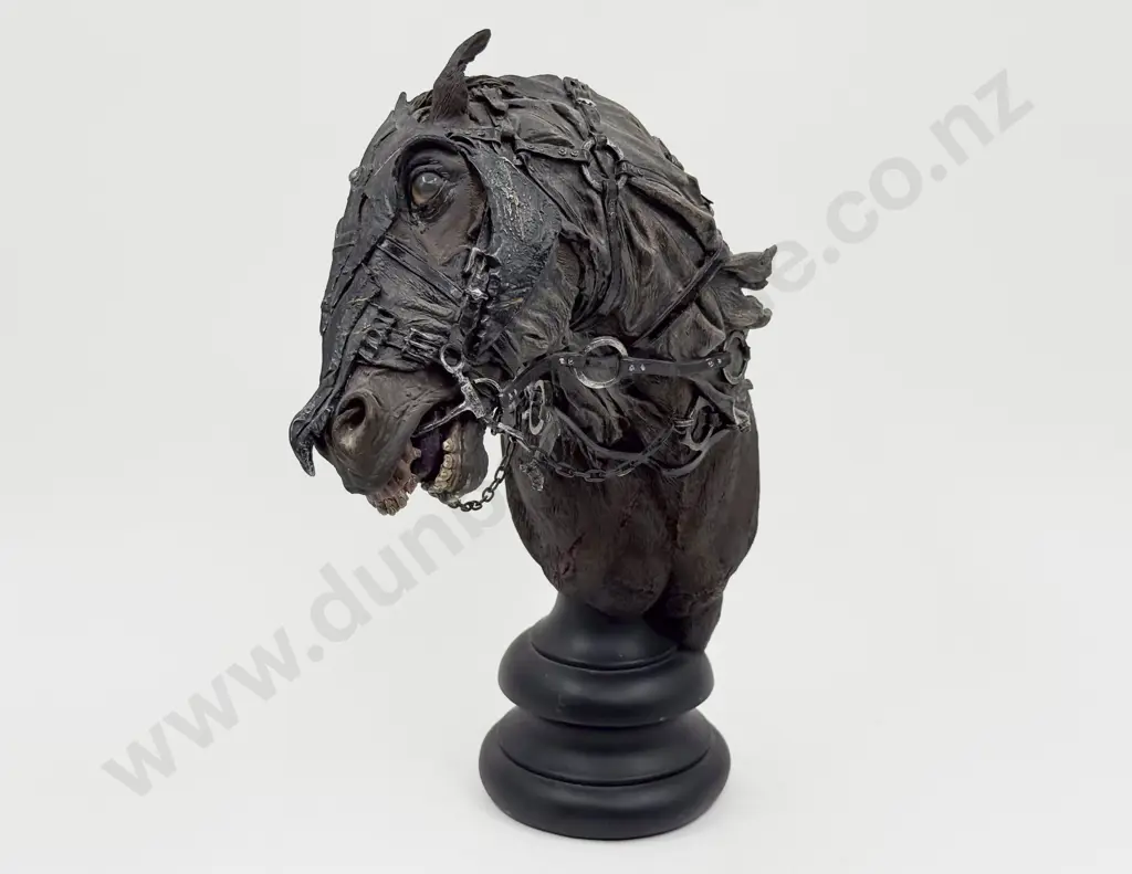 Lord of the Rings Bust "Nazgul Steed" Image 1++