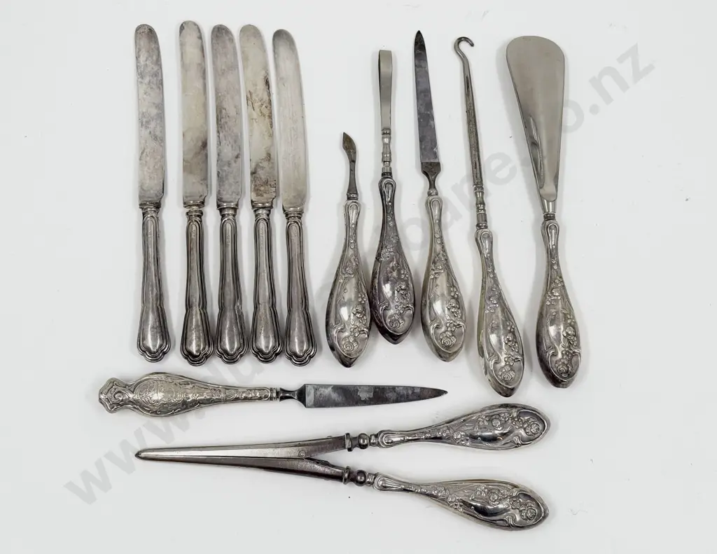 S/S Handled Accoutrements together with S/S Fruit Knives Image 1++