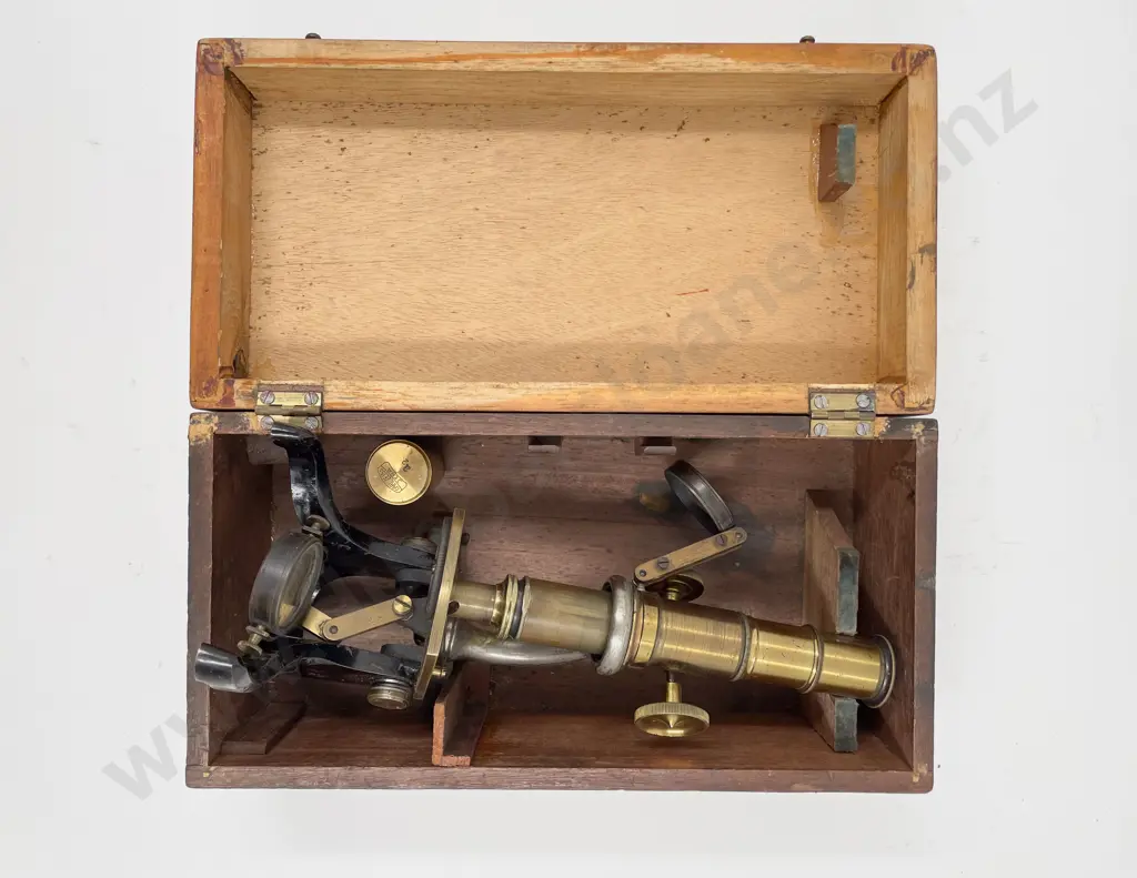 Cased Antique Microscope Image 1++