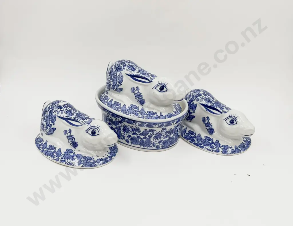Blue & White Rabbit Form Tureen together with Two Associated Lids Image 1++