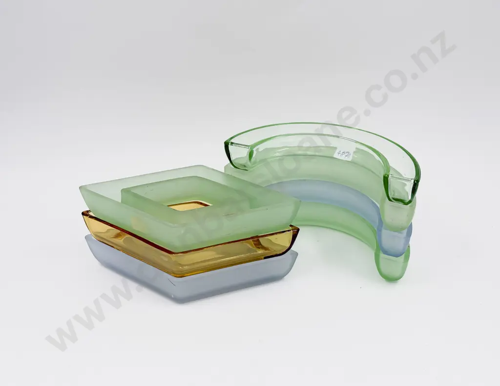 Quantity of Assorted Pressed Glass Flower Troughs Image 1++