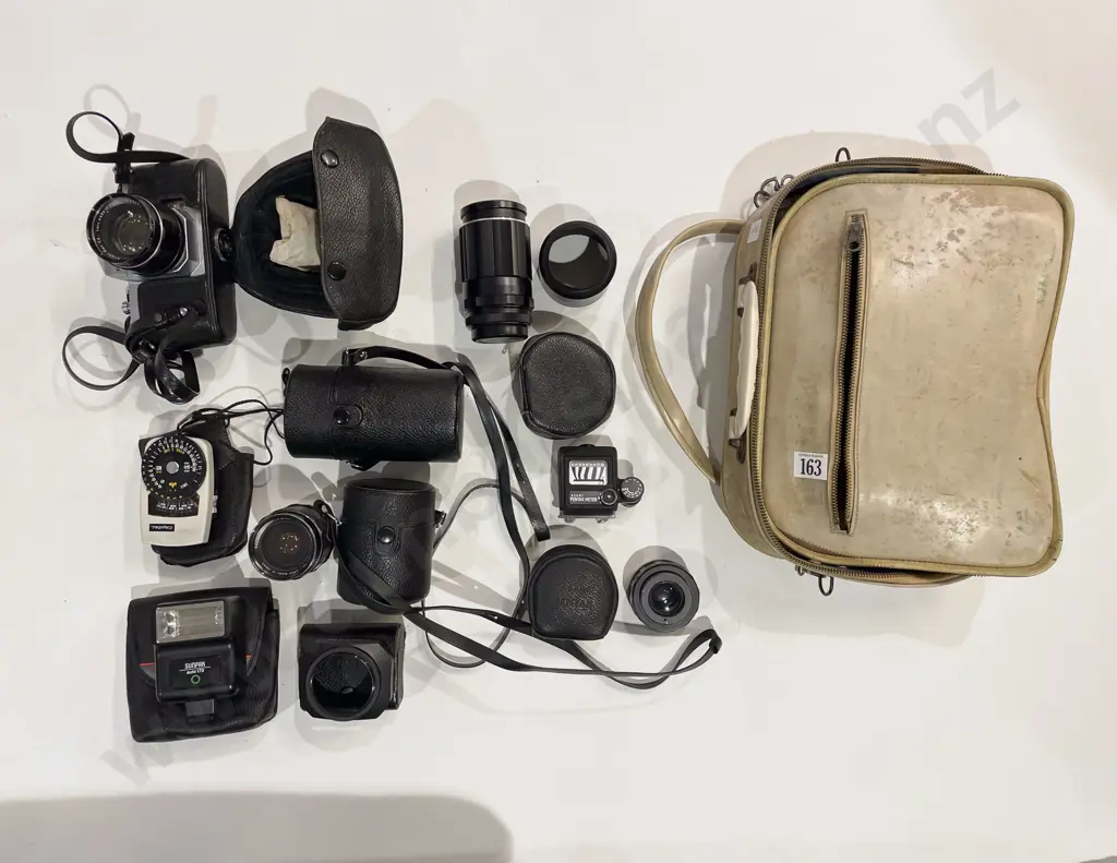 Pentax Camera & Assorted Lens & Accessories Image 1++