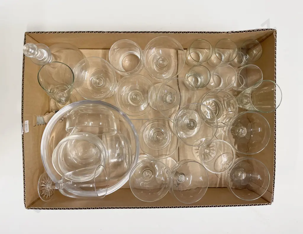 Box of Assorted Glass Ware Image 1++
