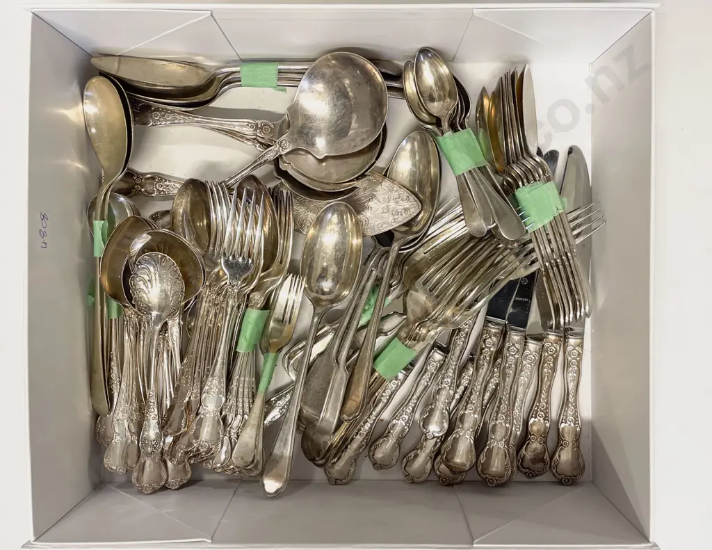 Quantity of Assorted S/P Cutlery Image 1++