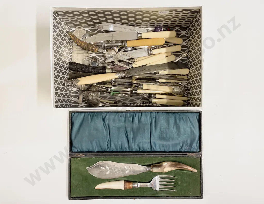 Box Quantity of Assorted Cutlery incl Bone Handled Image 1++