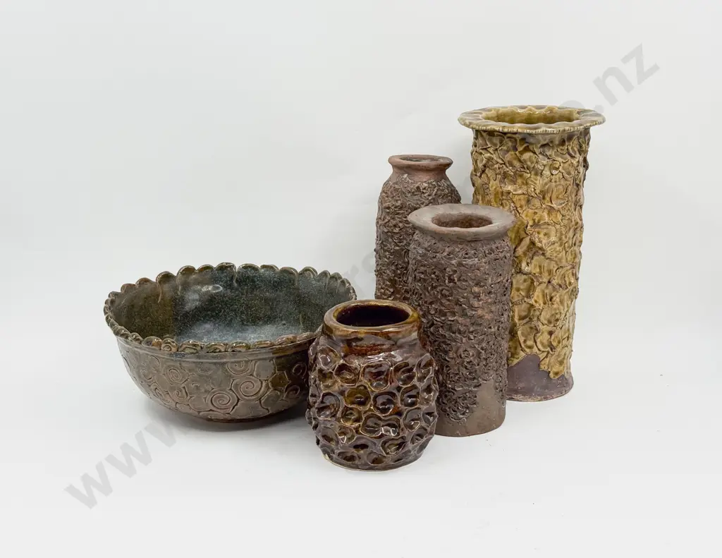 Five Assorted Pieces of NZ Pottery Image 1++