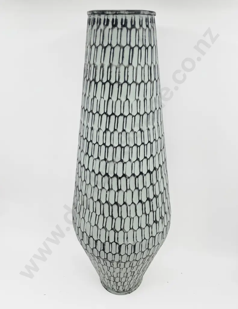 Bo Concept Metal Floor Vase Image 1++
