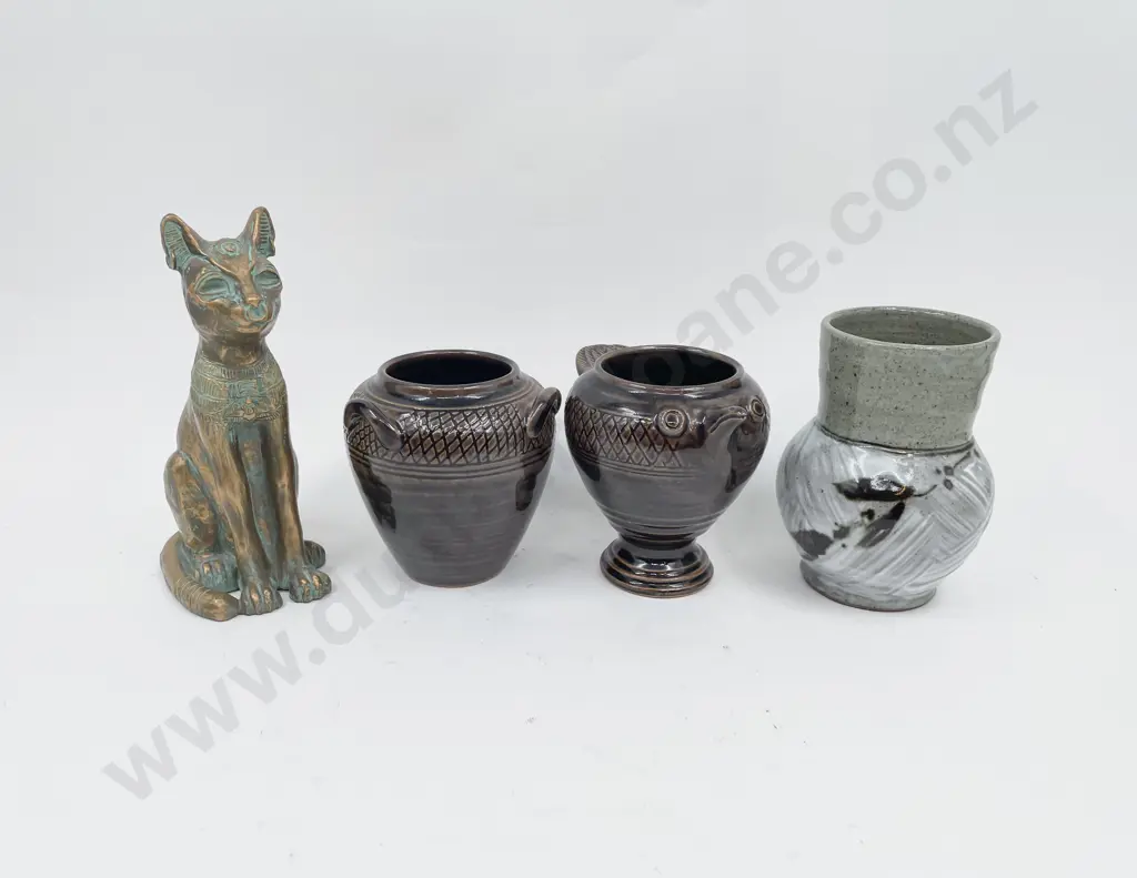 Small Box Quantity of Assorted Pottery Image 1++