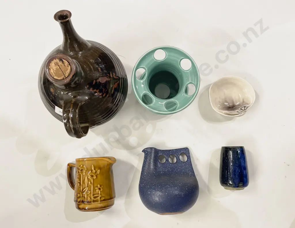 Small Box of Assorted Pottery Image 1++