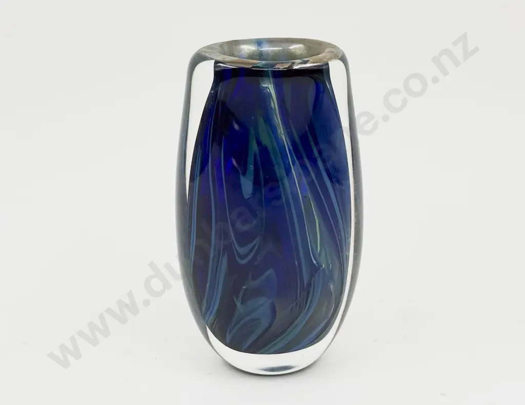 Art Glass Vase Image 1++