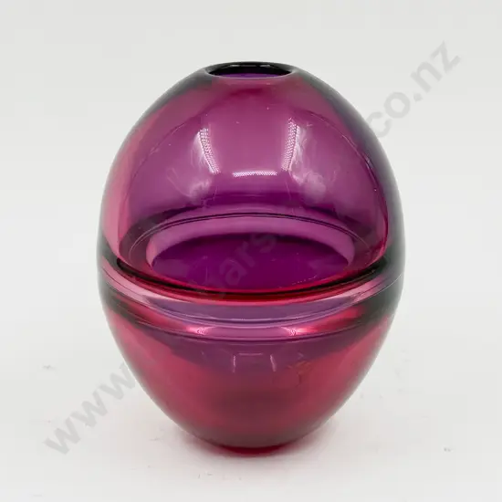 Signed C.S.J NZ Art Glass Vase