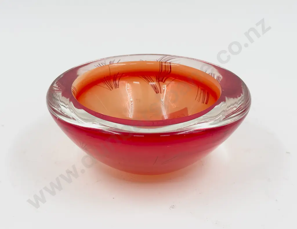 NZ Art Glass Bowl Image 1++