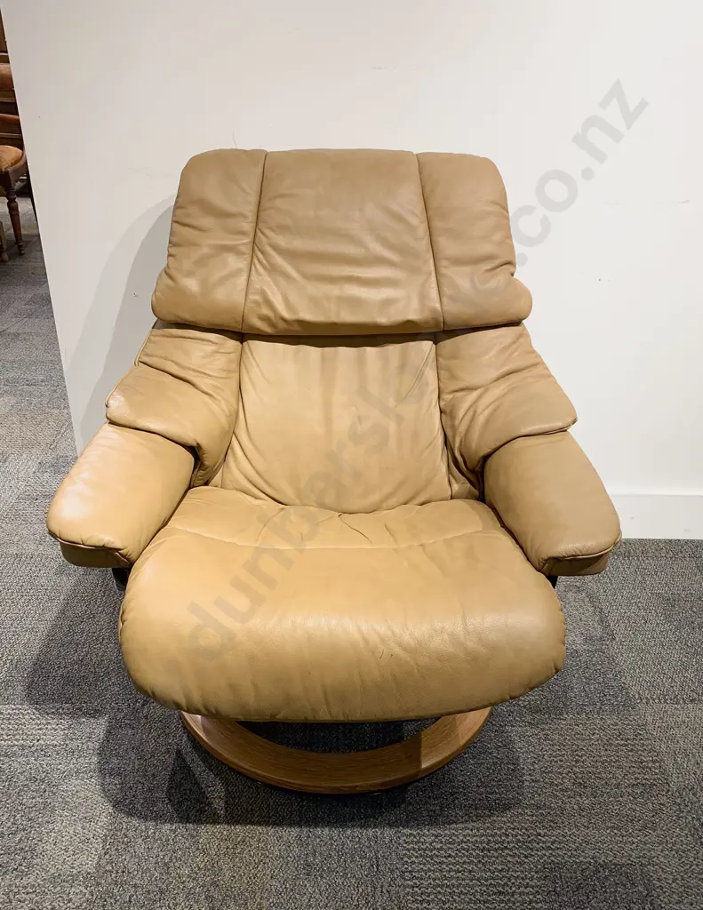Leather Stressless Armchair Image 1++