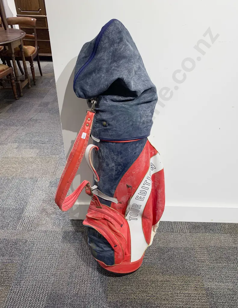 Vintage Golf Clubs & Bag Image 1++