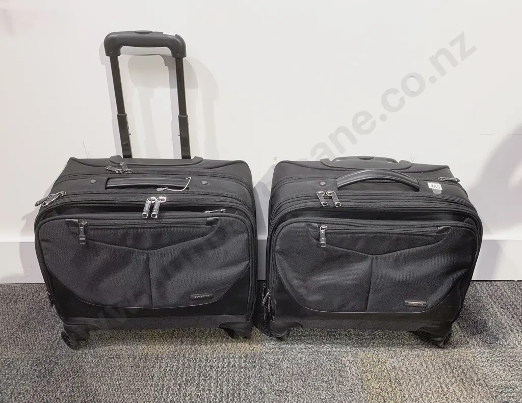 Pair of Samsonite Trolley Luggage Cases Image 1++