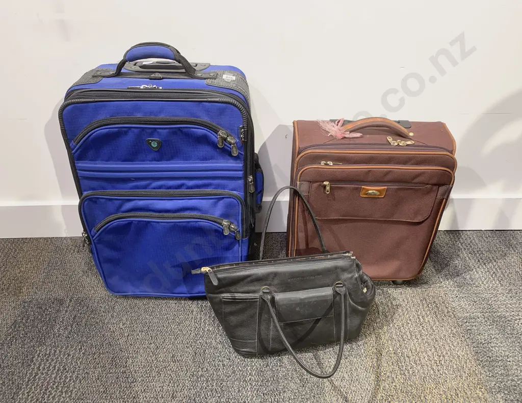 Quantity of Assorted Luggage Image 1++