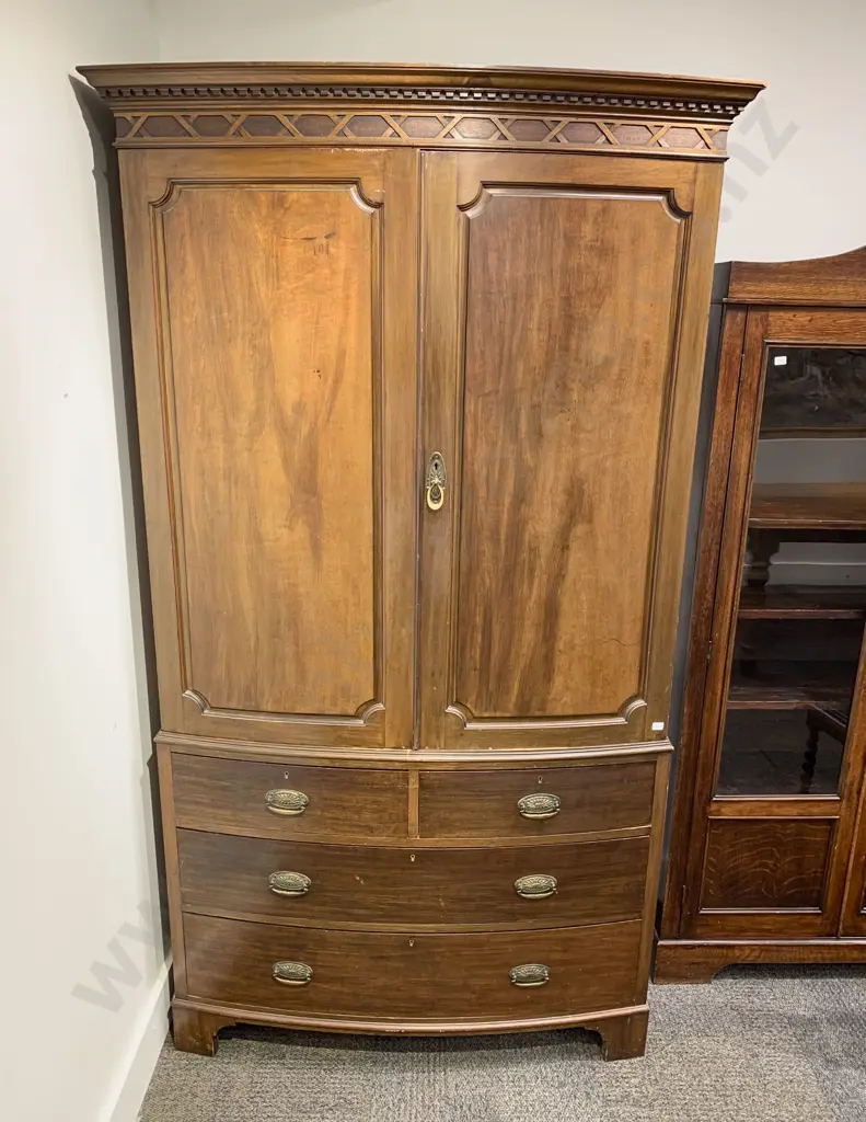 Late Victorian Maple & Co Mahogany Linen Press Image 1++